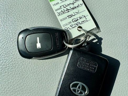 Used 2016 Toyota Highlander Limited image 47