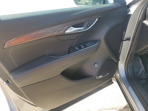 Used 2023 Buick Envision Avenir AWD/4WD image 30
