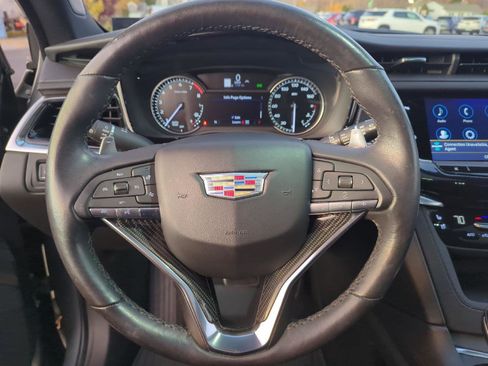 Used 2023 Cadillac XT6 Sport image 17