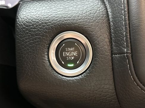 Used 2024 GMC Yukon Denali AWD/4WD image 30