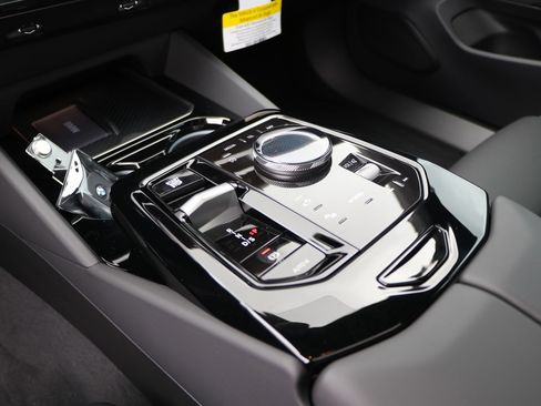 Certified 2025 BMW 530i 530i w/ Premium Package image 24