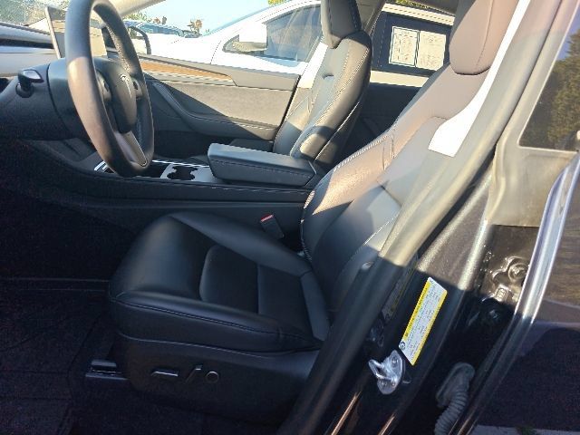 Used 2024 Tesla Model Y Long Range AWD/4WD image 4