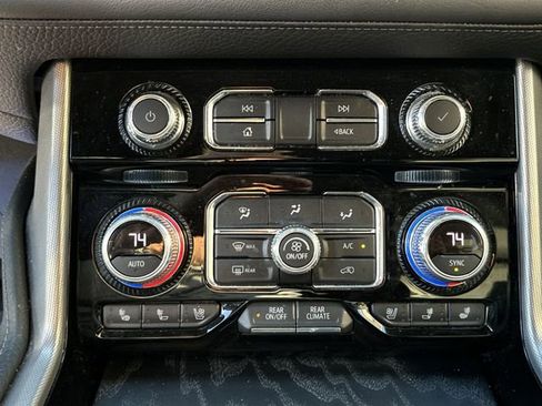 Used 2022 GMC Yukon XL Denali image 26