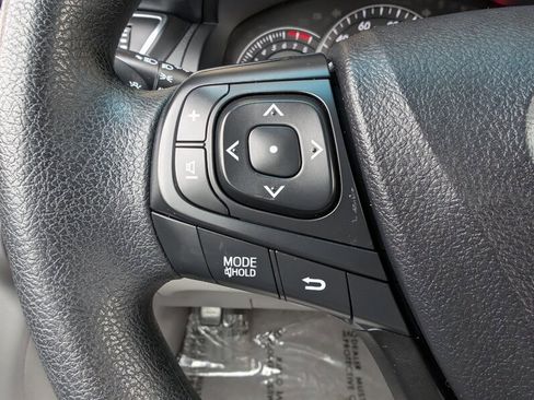 Used 2015 Toyota Camry LE FWD image 21