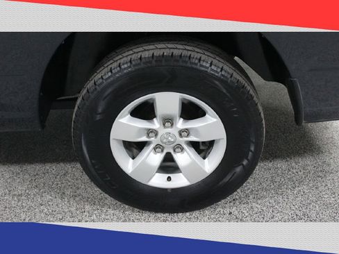 Used 2017 RAM 1500 Express image 33