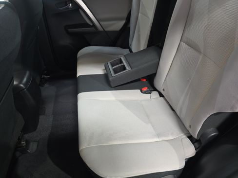 Used 2018 Toyota RAV4 XLE FWD image 35