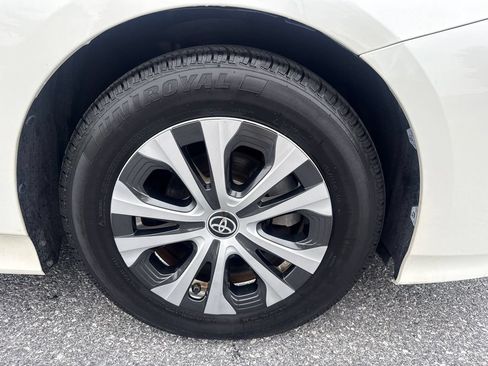 Used 2017 Toyota Prius Two FWD image 29