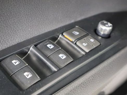 Used 2019 Toyota Camry XSE image 19