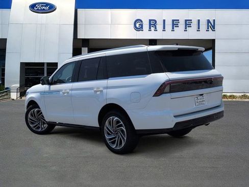 New 2026 Lincoln Navigator Reserve AWD/4WD image 9