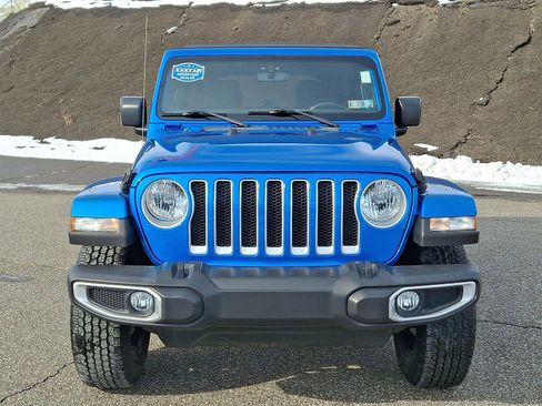 Used 2021 Jeep Wrangler Unlimited Sahara AWD/4WD image 2
