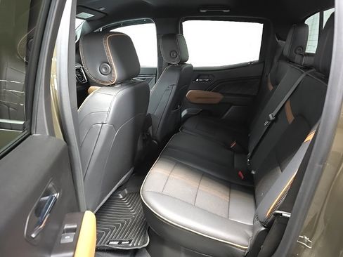 Used 2024 GMC Canyon AT4 image 34