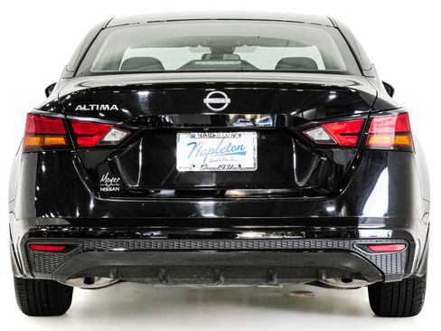 Used 2024 Nissan Altima 2.5 S FWD image 7