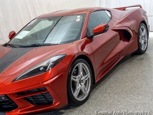 Used 2021 Chevrolet Corvette Stingray Premium Cpe w/ Z51 Performance Package RWD image 4
