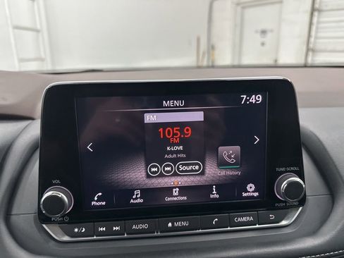 Used 2023 Nissan Rogue S image 14