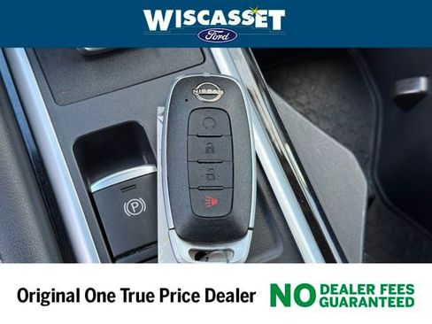 Used 2024 Nissan Pathfinder SV image 10