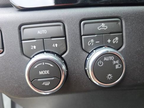 New 2026 GMC Sierra 1500 SLE image 27