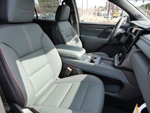 New 2026 GMC Acadia AT4 w/ Luxury Package AWD/4WD image 23