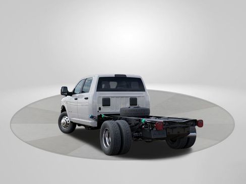 New 2025 RAM 3500 Big Horn AWD/4WD image 3