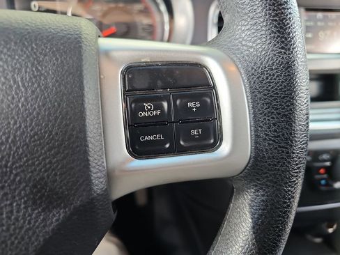 Used 2014 Dodge Charger SE RWD image 12