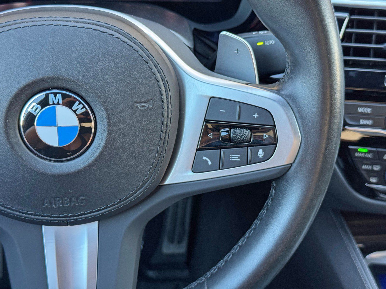 Used 2023 BMW 540i w/ M Sport Package RWD image 24