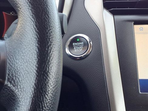 Used 2020 Ford Fusion SE image 38