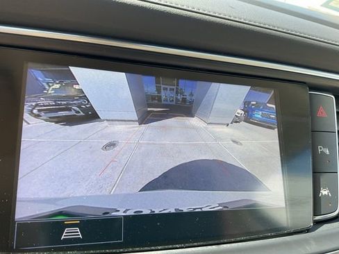 Used 2023 Buick Enclave Essence w/ Experience Buick Package AWD/4WD image 17