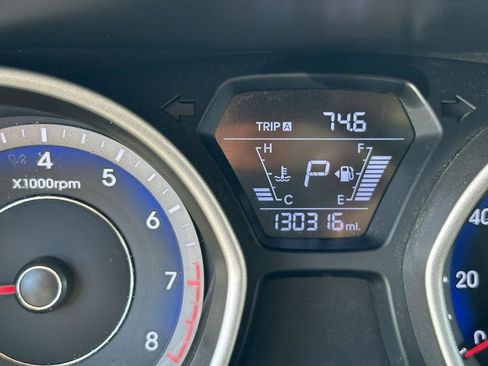 Used 2016 Hyundai Elantra SE image 18