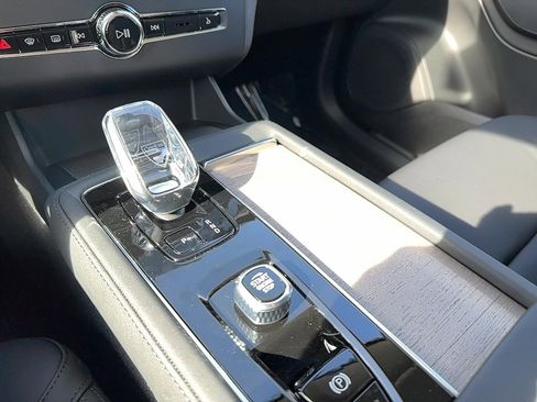 Used 2025 Volvo XC90 T8 Core w/ Protection Package image 24