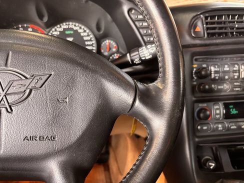 Used 2001 Chevrolet Corvette Convertible w/ Preferred Equipment Group2 image 5