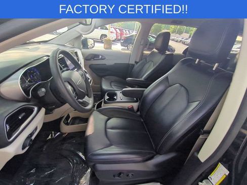 Certified 2023 Chrysler Pacifica Touring-L FWD image 16