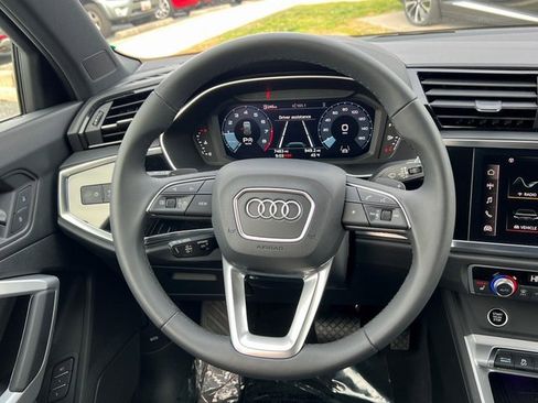 Certified 2025 Audi Q3 2.0T Premium Plus w/ Premium Plus Package image 21