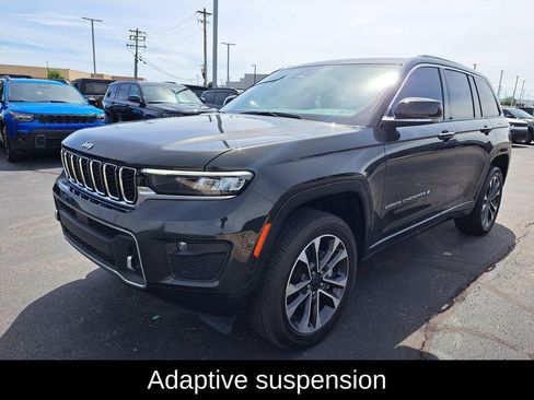 Used 2023 Jeep Grand Cherokee Overland AWD/4WD image 8