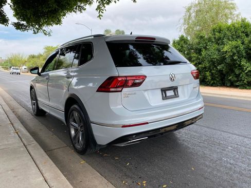 Used 2018 Volkswagen Tiguan SEL w/ R-Line Package image 13