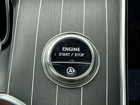 Used 2025 Mercedes-Benz GLC 300 4MATIC image 22