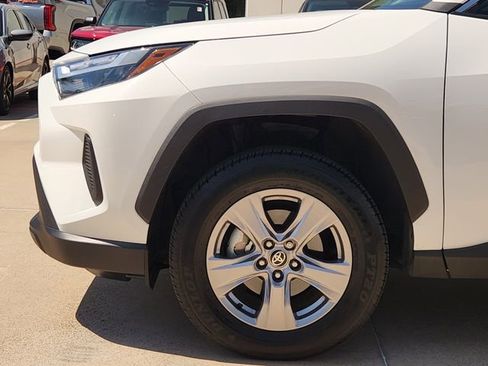 Used 2025 Toyota RAV4 XLE w/ Convenience Package FWD image 5