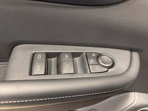 Used 2025 Buick Enclave Preferred image 34