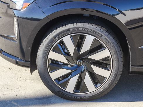 New 2025 Volvo EX90 Ultra w/ Protection Package Premier image 4