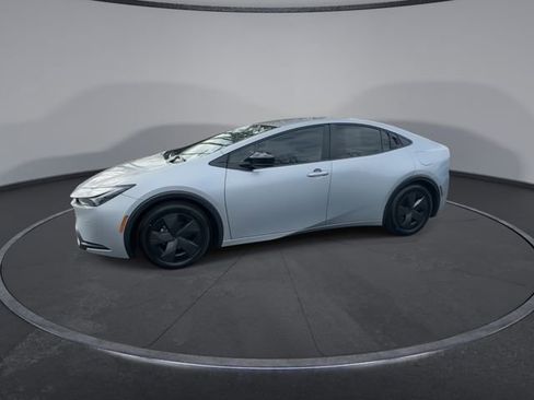 Used 2024 Toyota Prius LE image 7