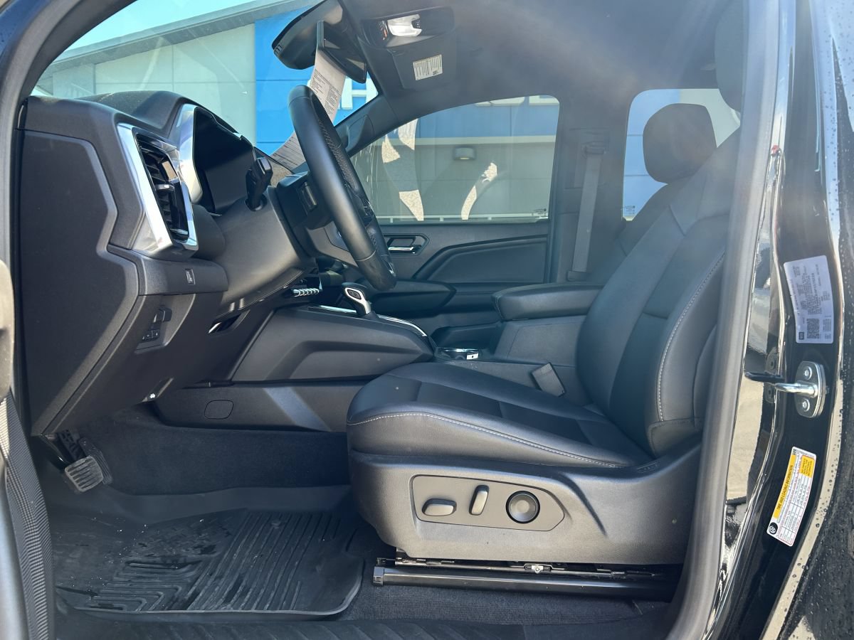 Used 2023 GMC Canyon Elevation w/ Elevation Premium Package AWD/4WD image 11