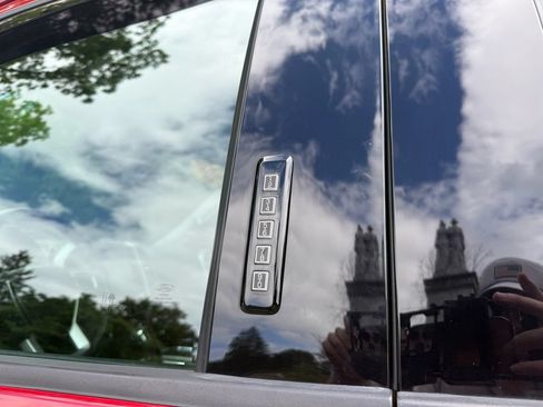 Used 2020 Ford F150 Lariat w/ Equipment Group 502A Luxury AWD/4WD image 17