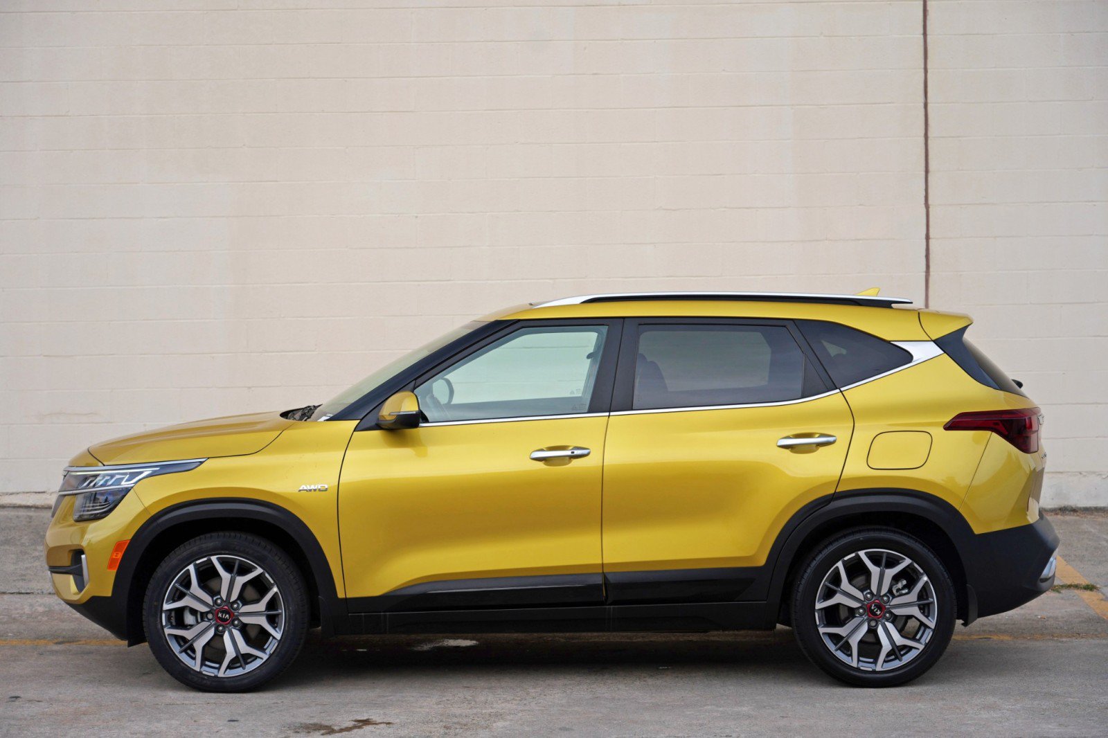 Used 2021 Kia Seltos SX w/ SX Sunroof Package AWD/4WD image 44