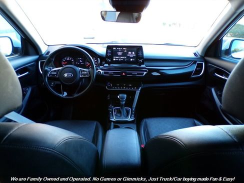 Used 2021 Kia Seltos EX image 32