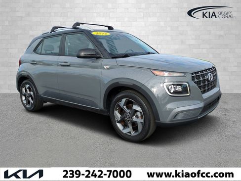 Used 2022 Hyundai Venue Limited image 1