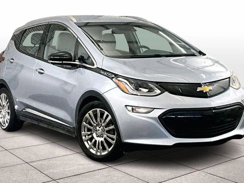 Used 2018 Chevrolet Bolt Premier w/ Driver Confidence II Package image 2