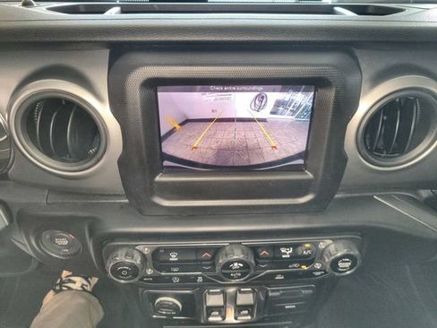 Used 2021 Jeep Wrangler Sport AWD/4WD image 17
