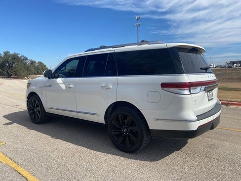 Used 2022 Lincoln Navigator Reserve image 5