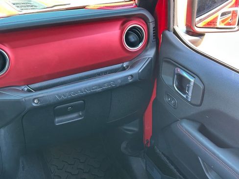 Used 2021 Jeep Wrangler Unlimited Rubicon AWD/4WD image 19