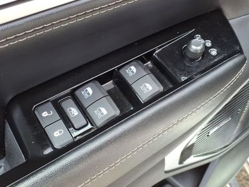 Used 2022 Jeep Wagoneer Series III w/ Premium Group I AWD/4WD image 21