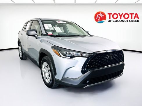Certified 2025 Toyota Corolla Cross L FWD image 1