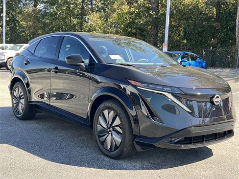 New 2025 Nissan Ariya FWD image 2